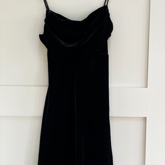 Urban Outfitter Mallory Velvet Mini Dress Size XS Color: Black - Picture 8 of 10